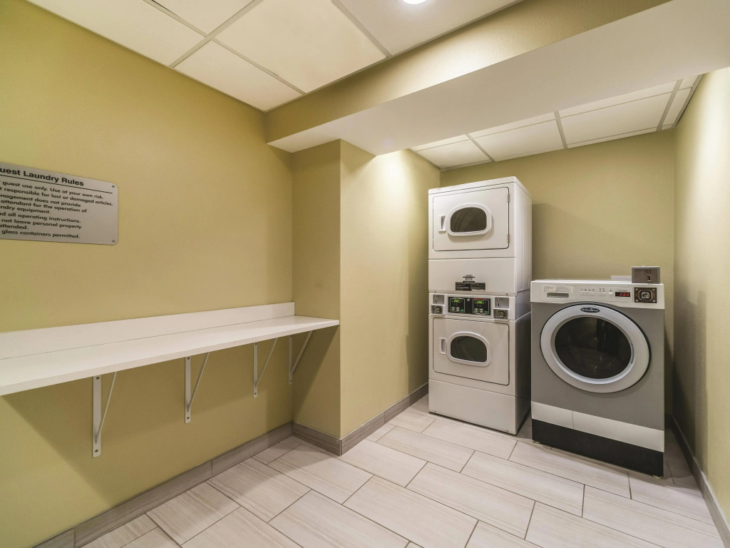 La Quinta by Wyndham Collinsville - St. Louis