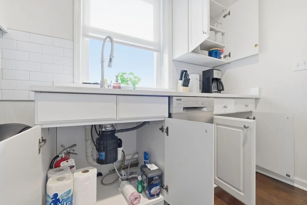 Comfortable 3BR Minutes to Broadway Parking