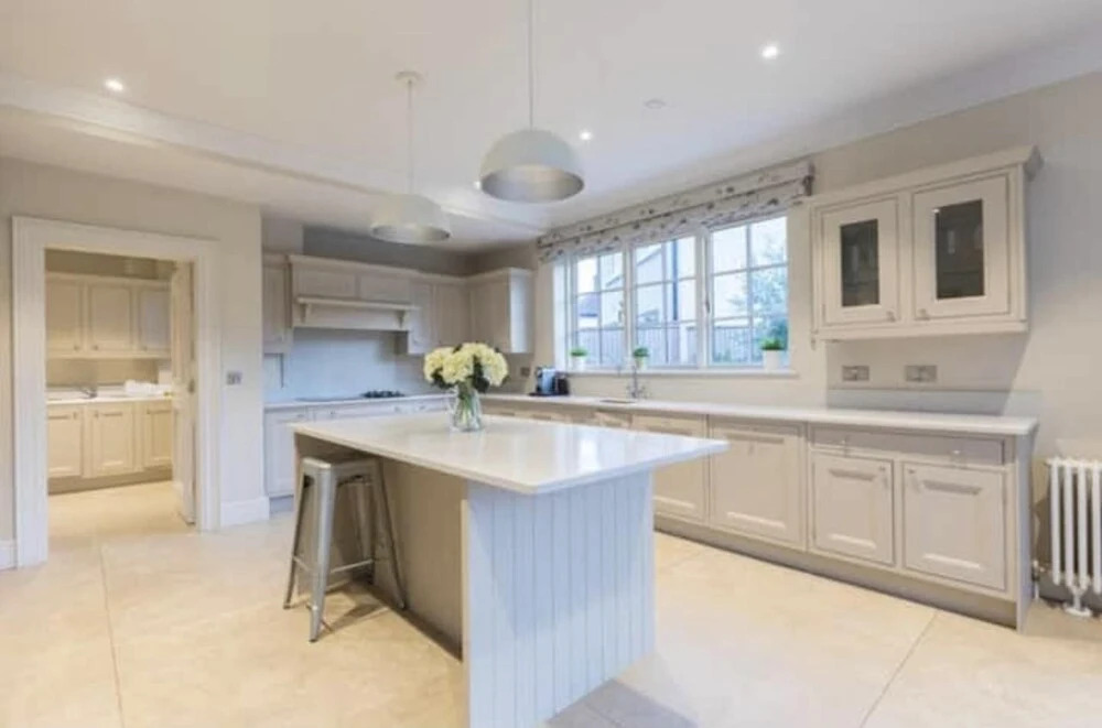 Stunning 5-bed House in London