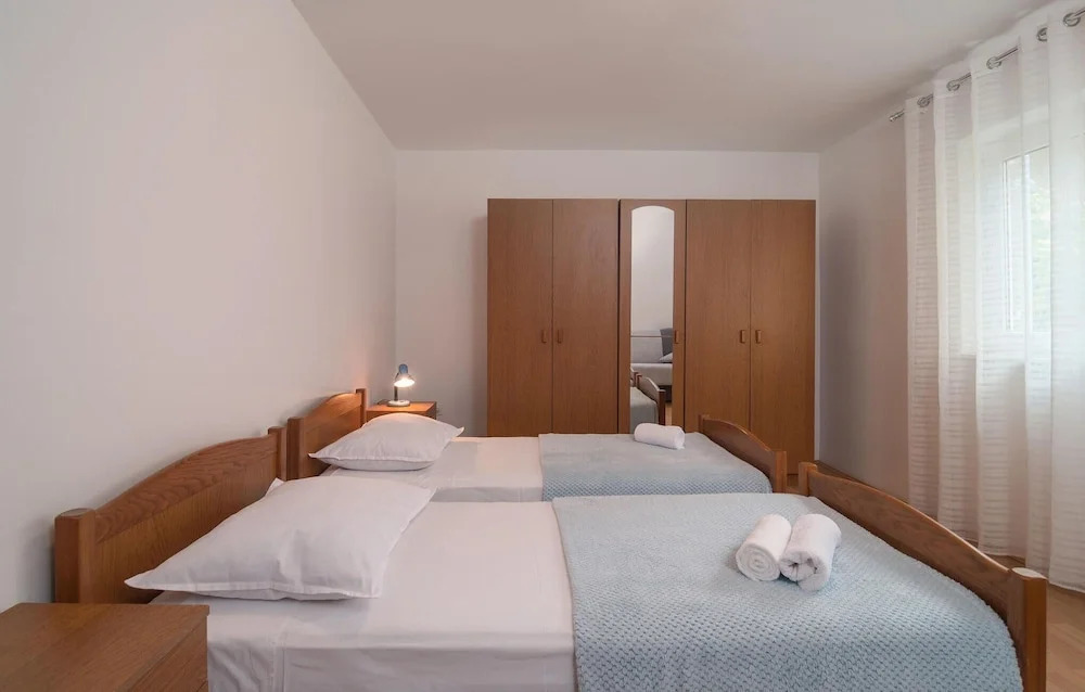 Awesome Home in Dugi Rat With Wifi and 3 Bedrooms