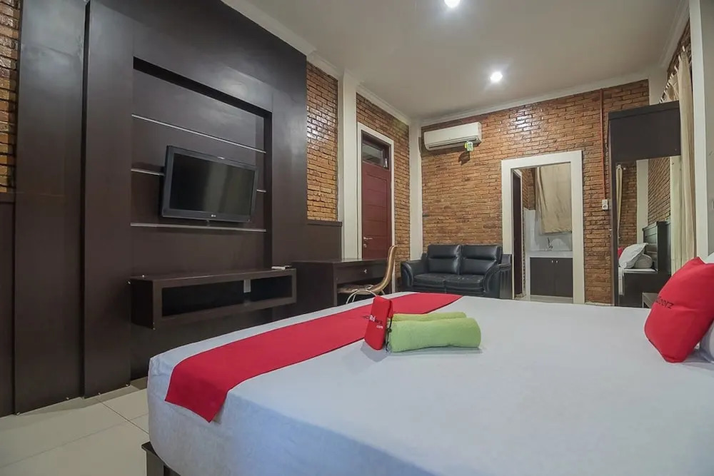 Bengawan Residence 66 by RedDoorz