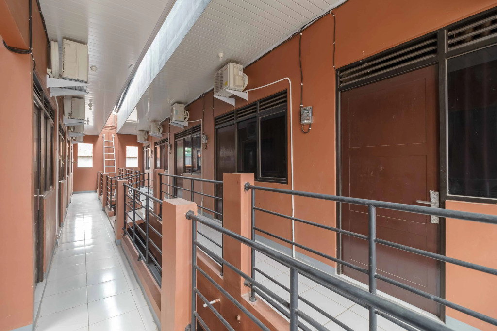 RedDoorz Syariah near Siloam Hospitals Bulak Kapal