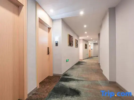 Woke Arts Hotel