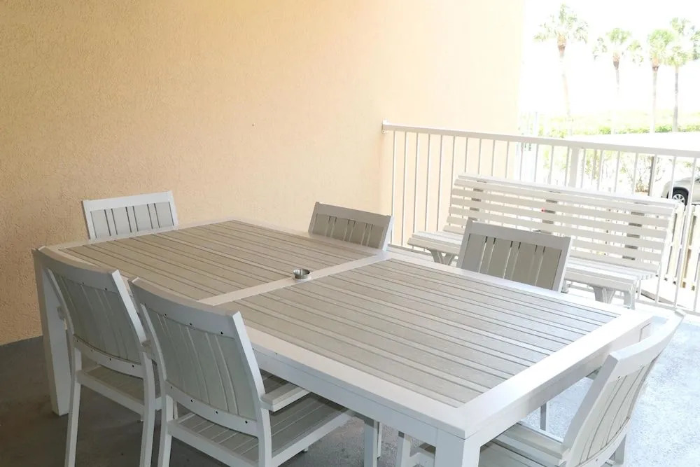 Jamaica Royale T22 - 2 Br Condo