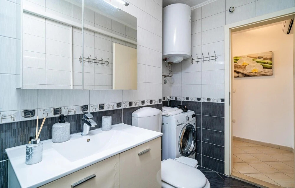 Nice Apartment in Dubrovnik With Wifi and 2 Bedrooms