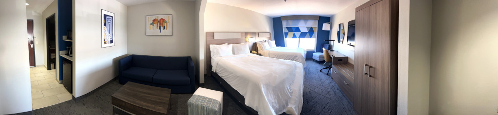 HOLIDAY INN EXPRESS AND SUITES by IHG