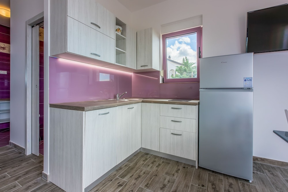 Apartments Djusi