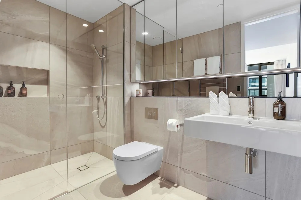 Sunny and Spacious in Wynyard Quarter