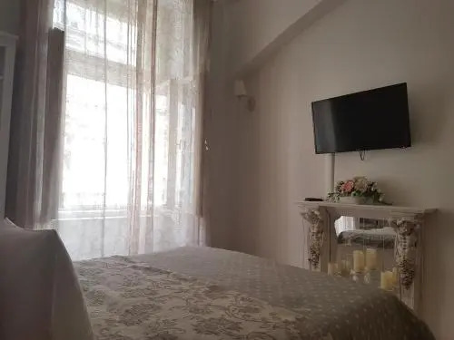 Apartments With The Lions