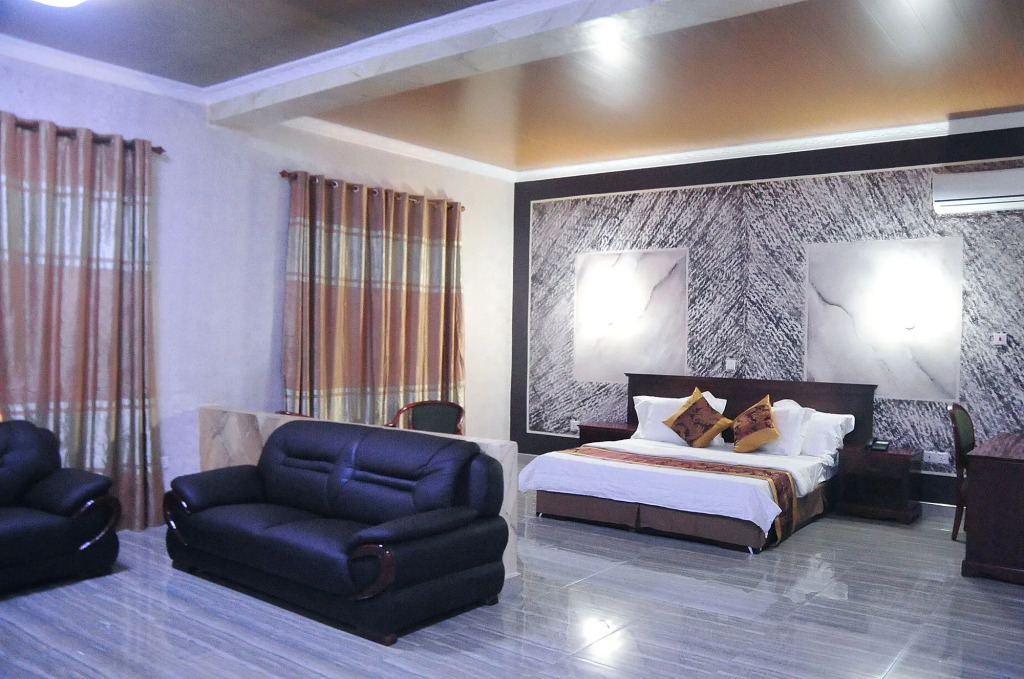 Tomreik Hotel