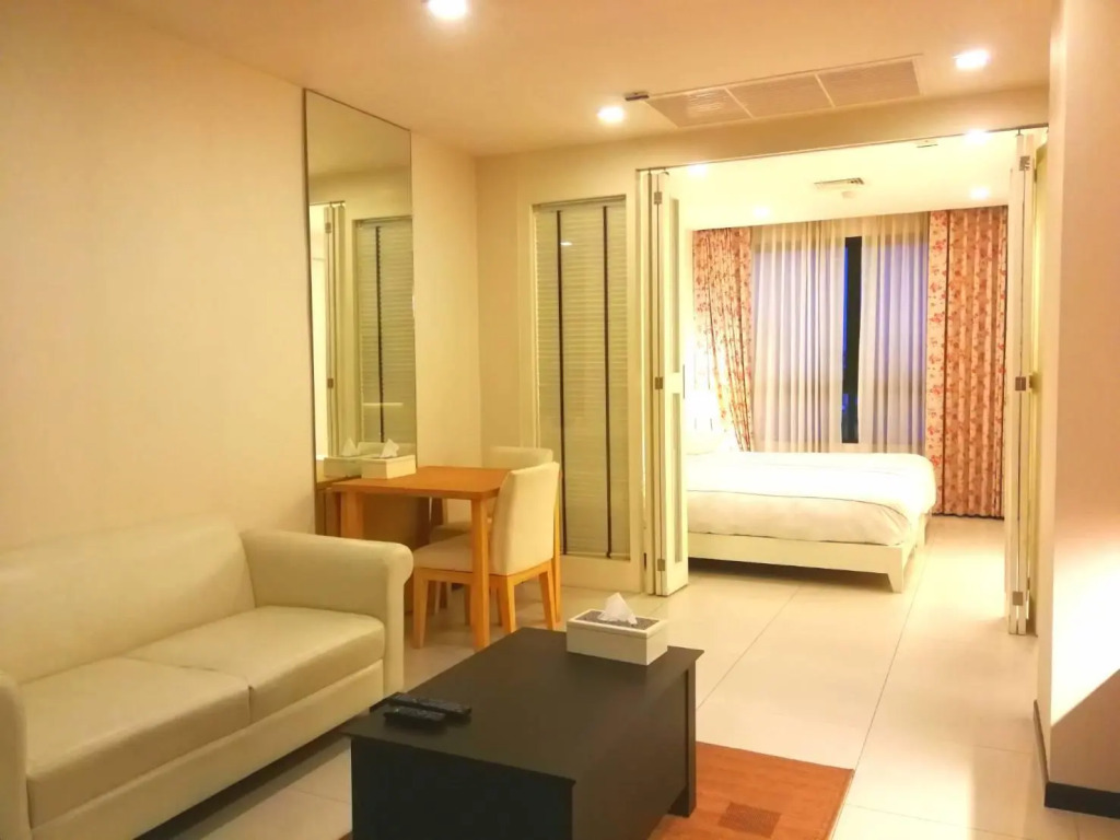 Alisha Court Hotel & Residence