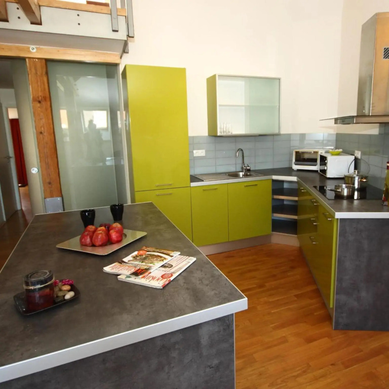 Riverside Palace Apartments