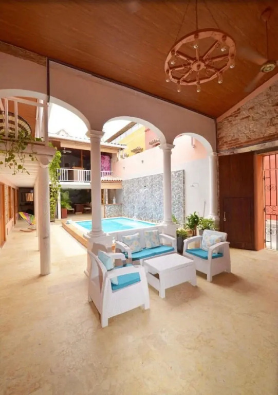 7ca2-1 House in Getsemani de Cartagena With Pisici7ca2-1 House in Getsemani de C