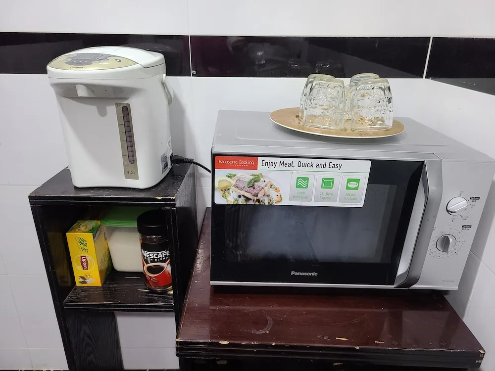 City HK Guest House 24 HOUR RECEPTION Block D & E 10TH FLOOR