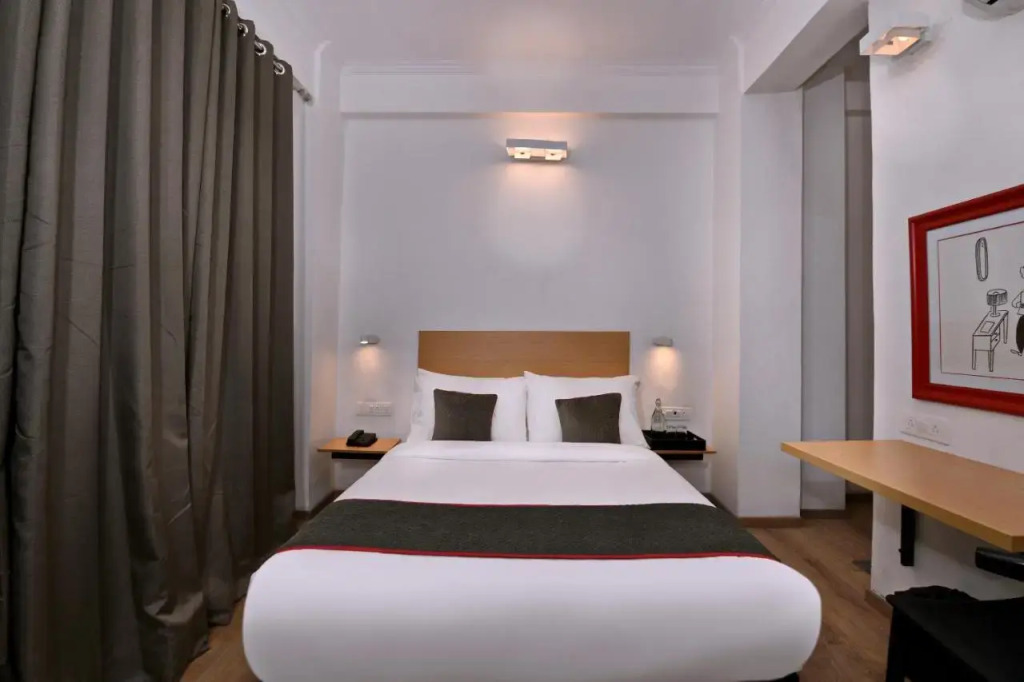 OYO 18258 Flagship Cherry Inn