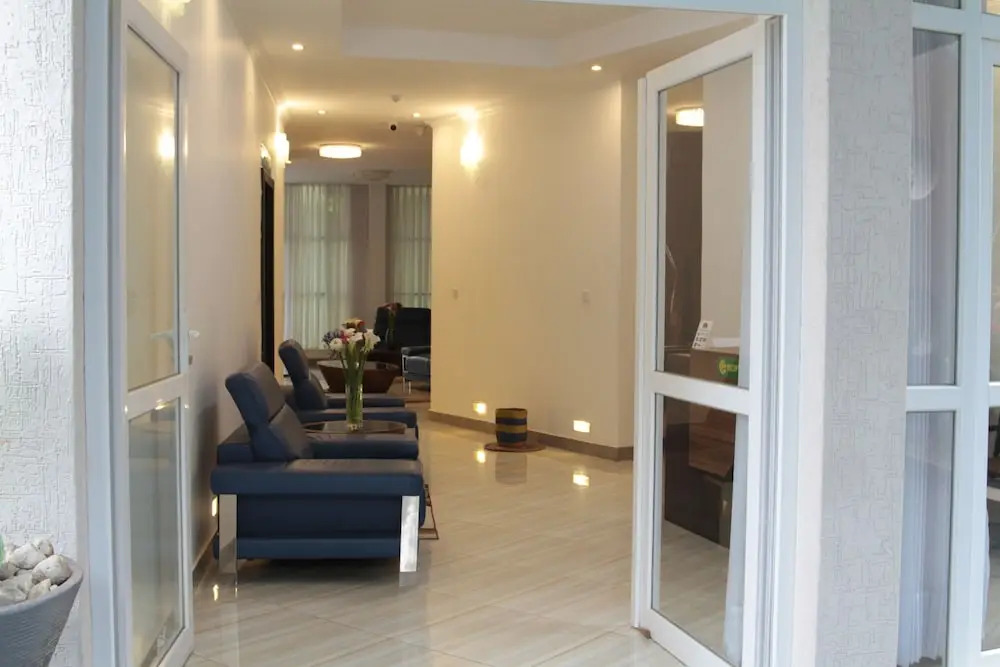 Cozy safari hotel by Signature
