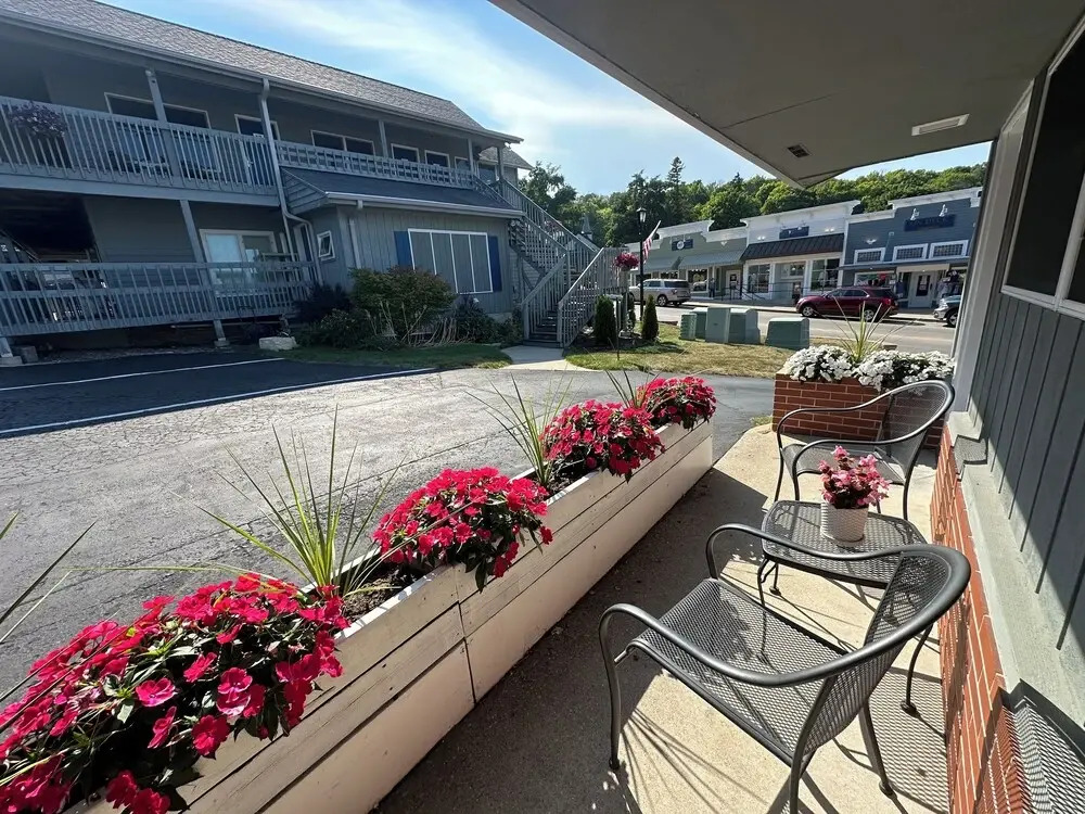 DownTown Inn