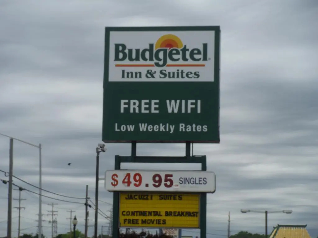 Budgetel Inn & Suites Hotel