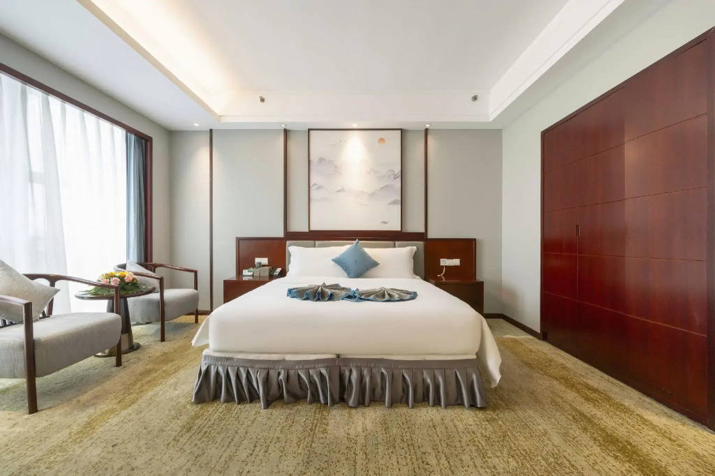 Yiyang Huatian Hotel