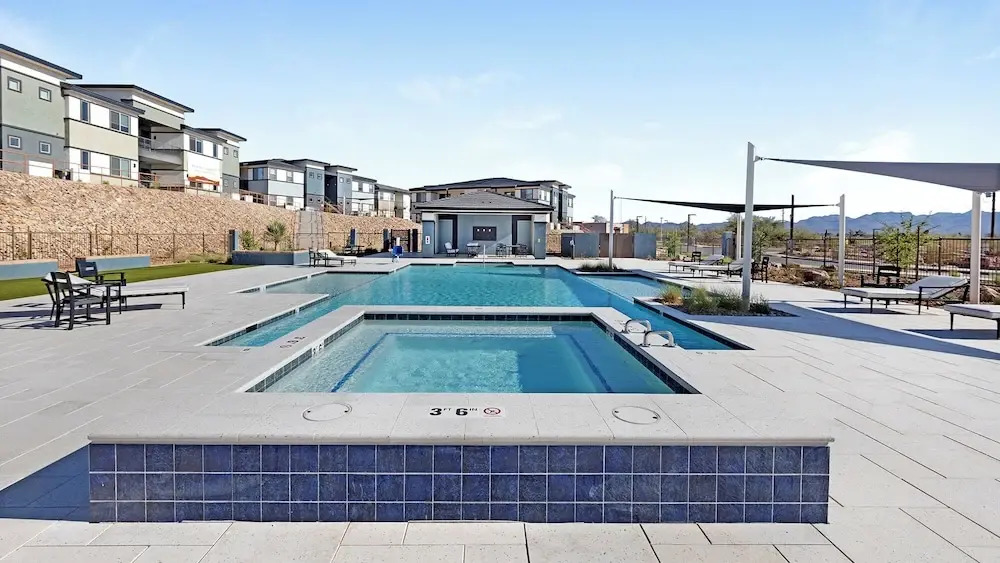 Landing Incredible 1BD Pool
