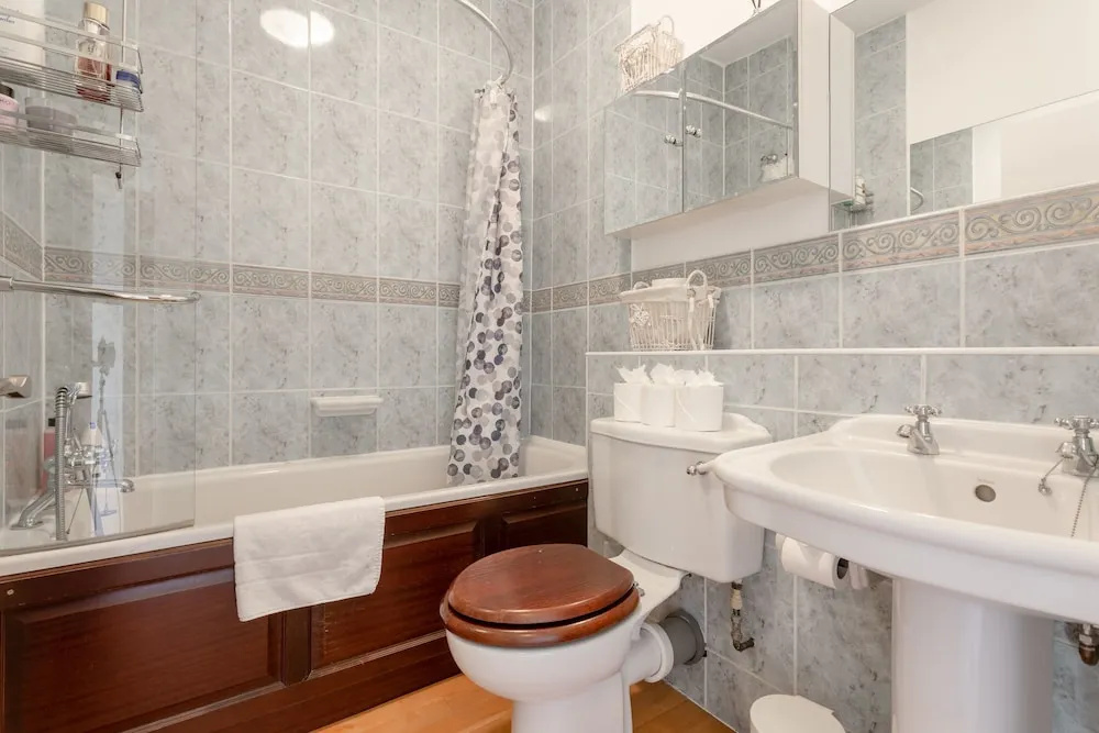 Homely 2 Bedroom Apartment in Earl's Court