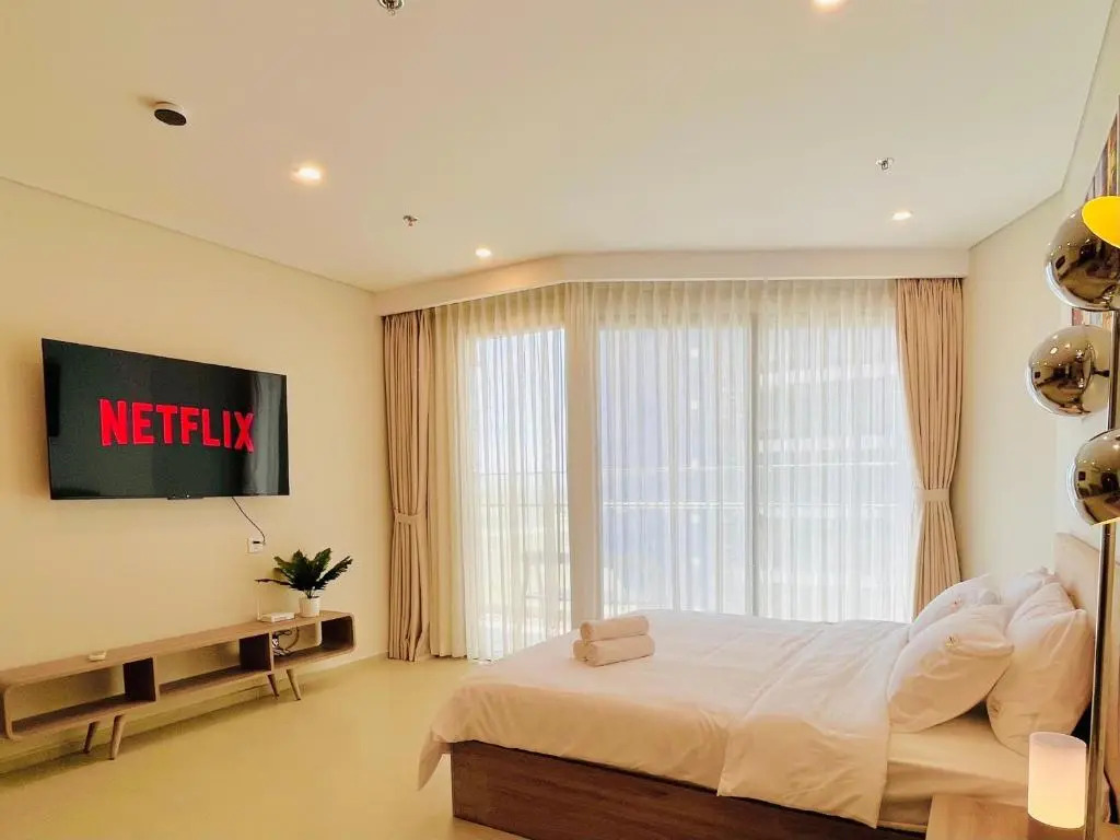 BIG SALE Louis&Jack Homie Studio 50m2 with Balcony