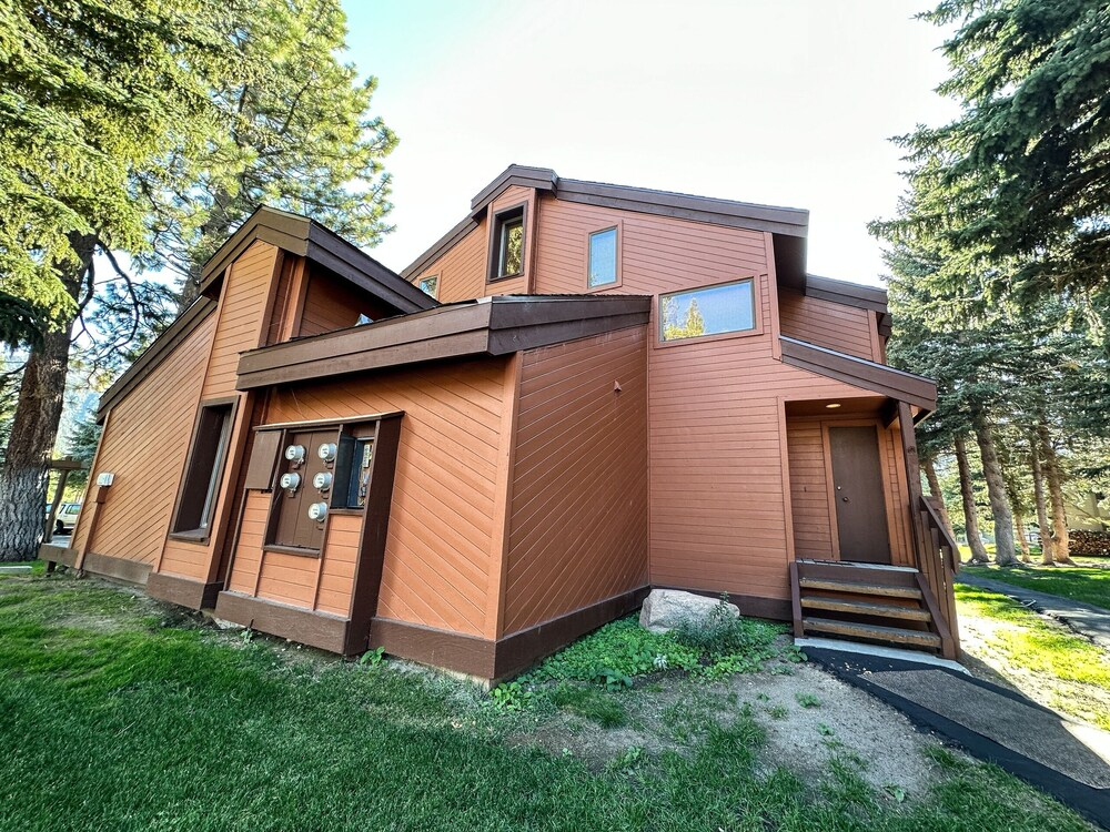 Snowcreek I #52 4 Bedroom Condo by RedAwning