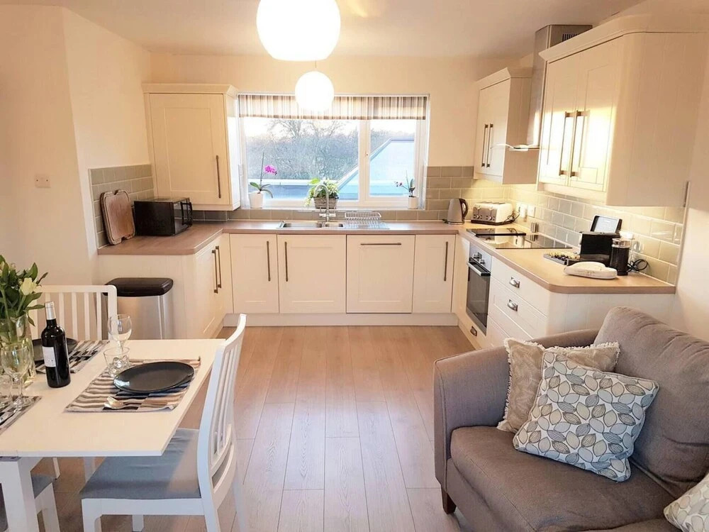 The Farm House Apartment + Free Parking