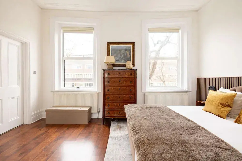 Light-filled 2-bedroom Chelsea Apartment