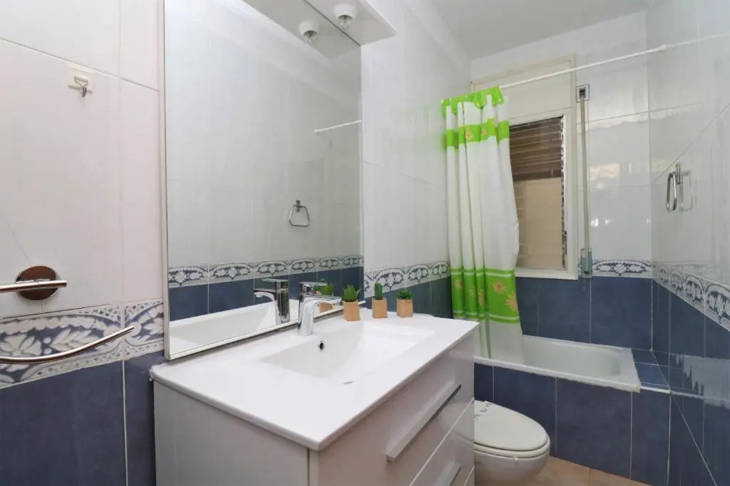 Turo 2 - Piso con Piscina comunitaria