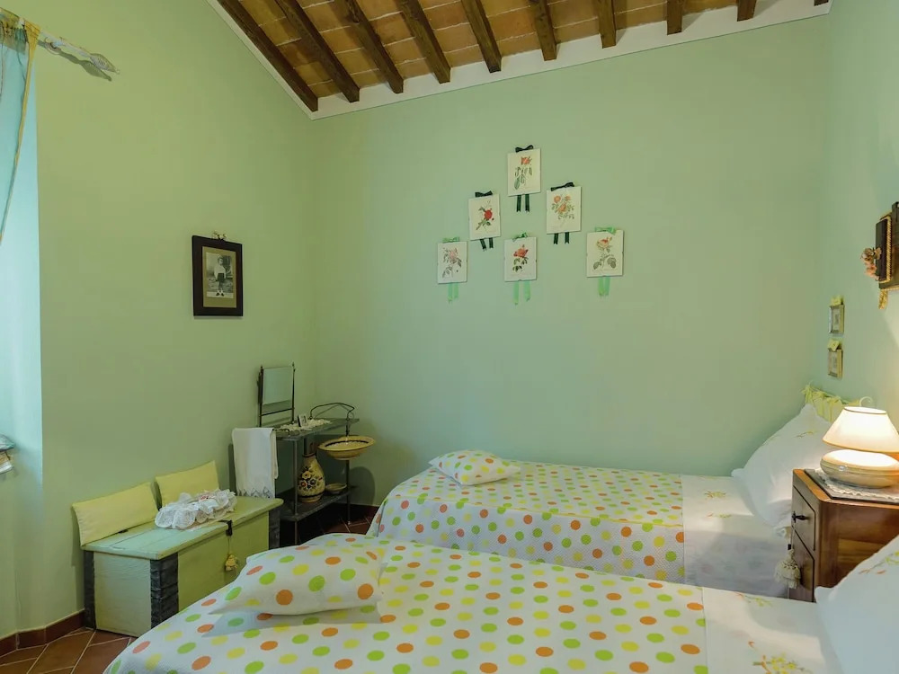 Gorgeous Holiday Home in Fratticciola With Swimming Pool