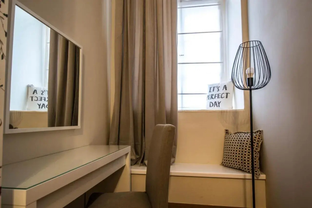 4BDR Historical Spirit Apt by Ruterra