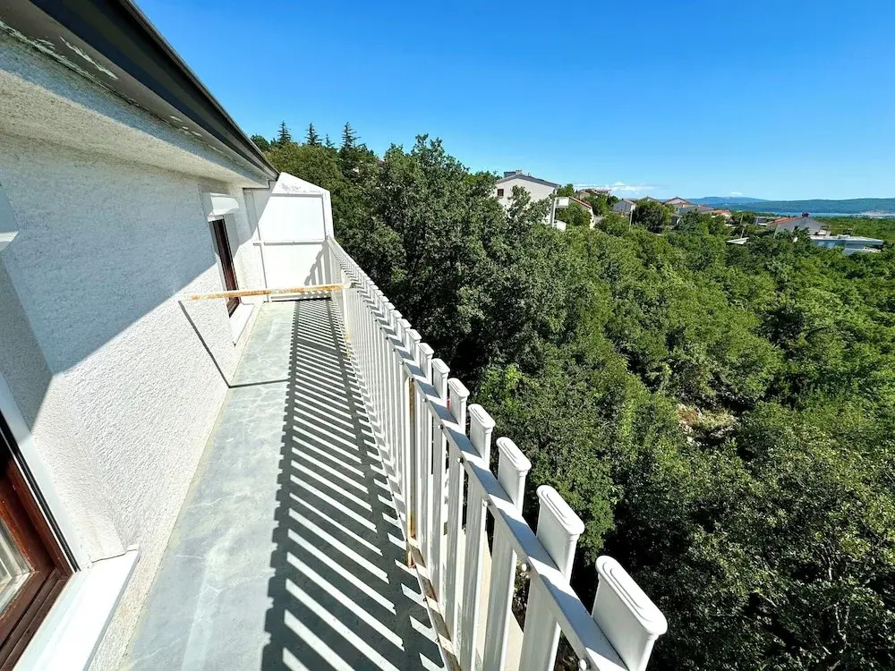 Apartment Lora 1