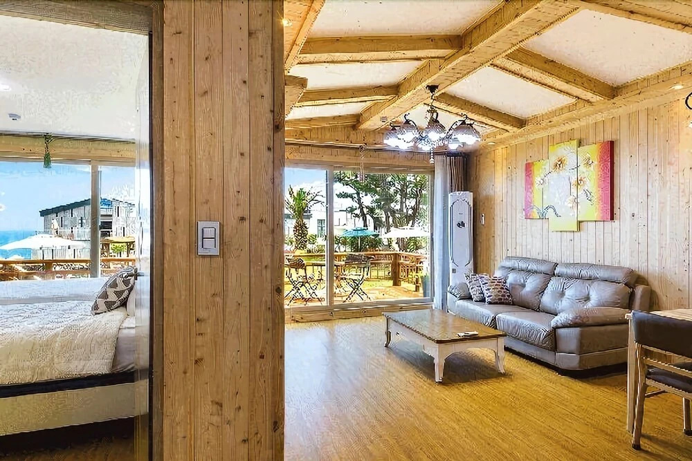 Seogwipo Hill on the Sea Pension