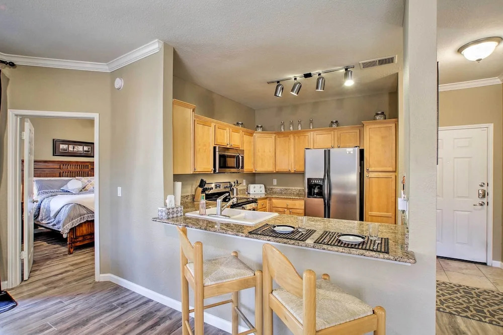 < 1 Mi to Scottsdale Quarter! Resort Condo w/ Pool
