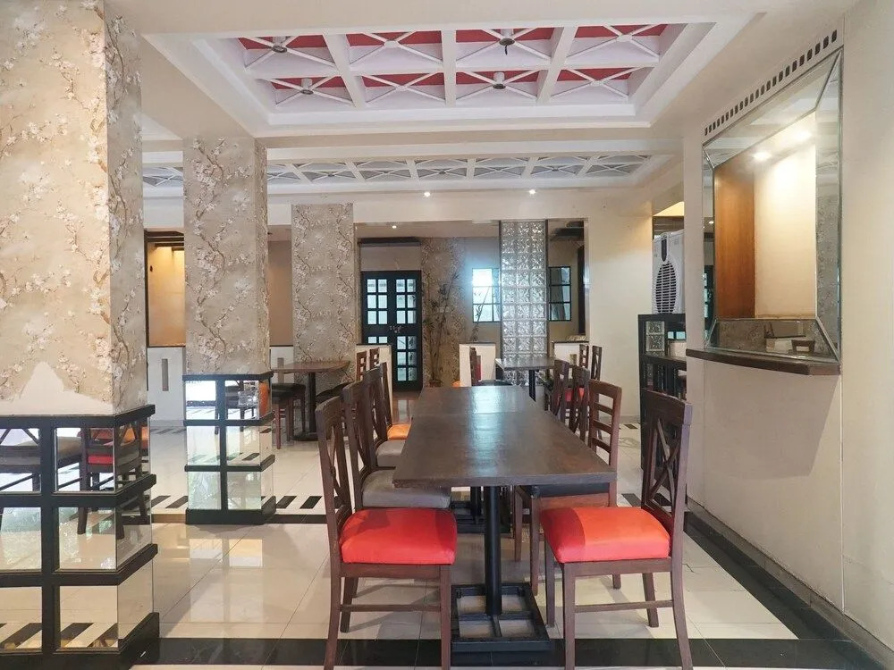 OYO 22997 Beverly Hills Hotel