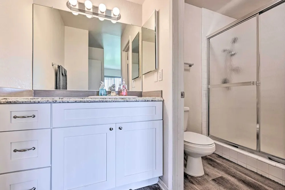 Family-Friendly Oceanside Home 5 Mi to Beach