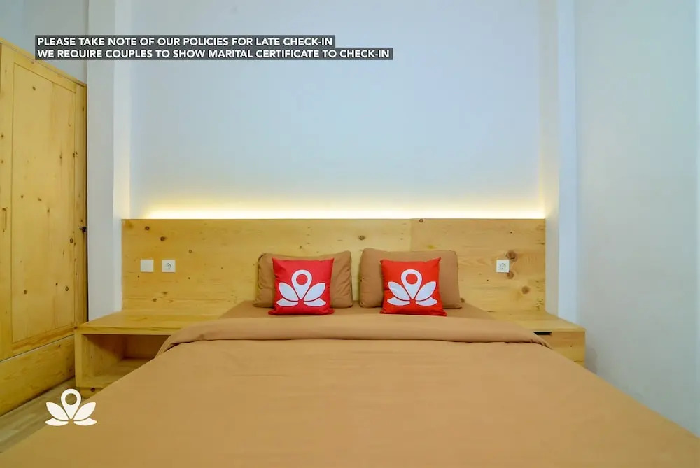 ZEN Rooms Near Darmawangsa Syariah