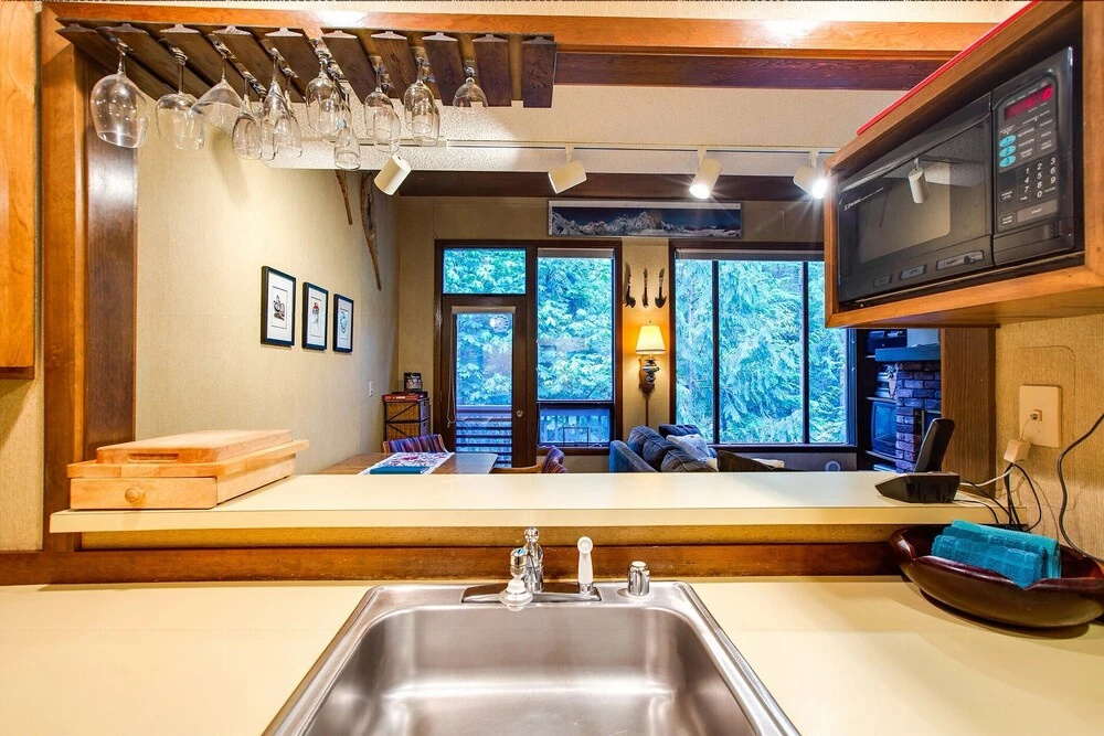 Snowater Condo 59 - A Great Family Condo With a Cabin Feel