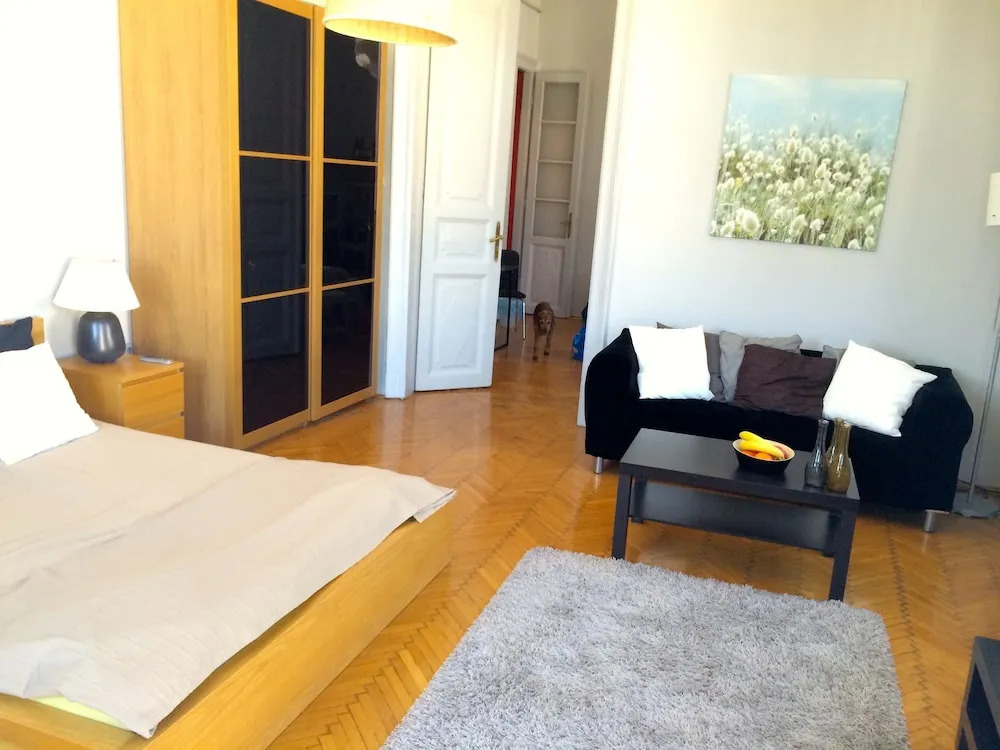 Budget Apartment by Hi5 - Október 6. Street 4.