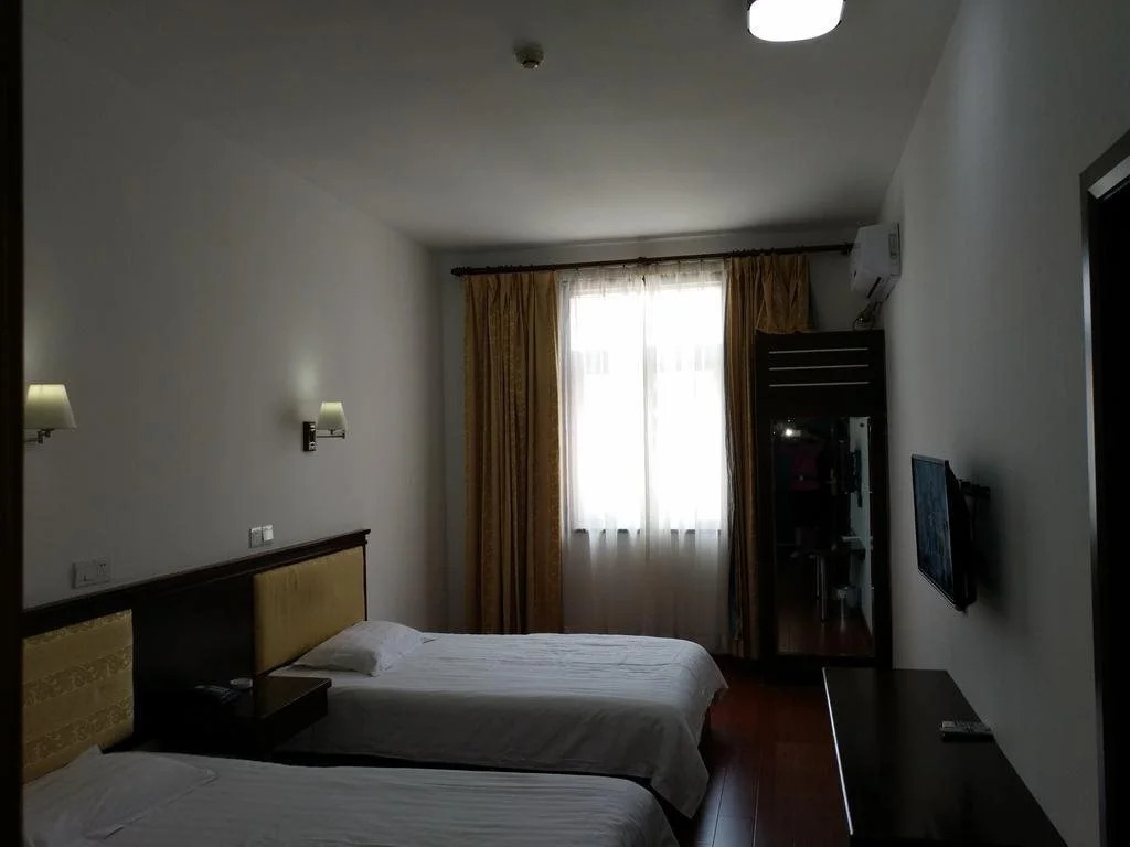 Shanghai Junhang Holiday Hotel