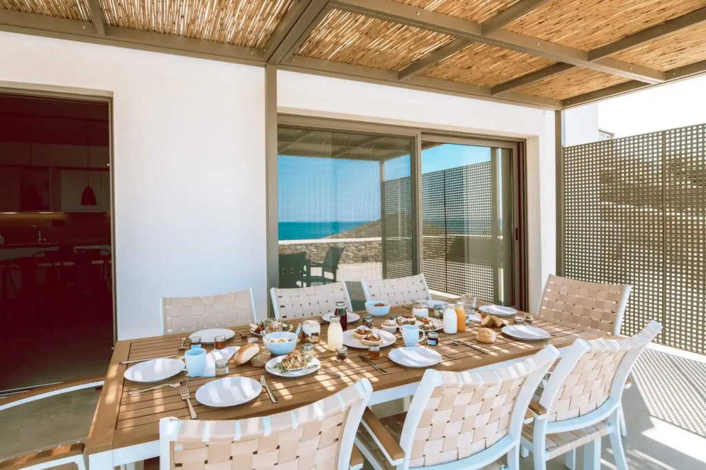 Monogram Travel Tinos