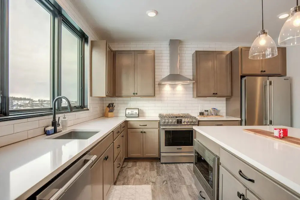 Rooftop Hot Tub + Views: Townhome in Winter Park