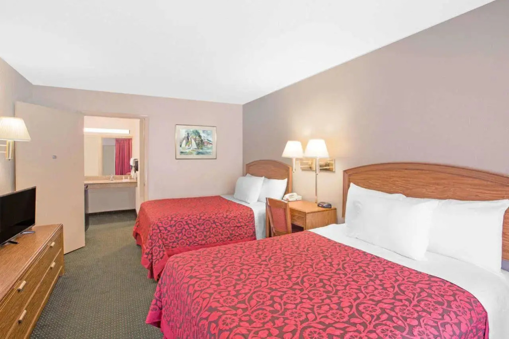 Days Inn by Wyndham Wilmington / University