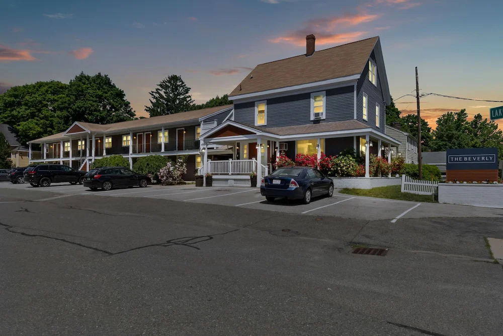 Beverly Garden Suites