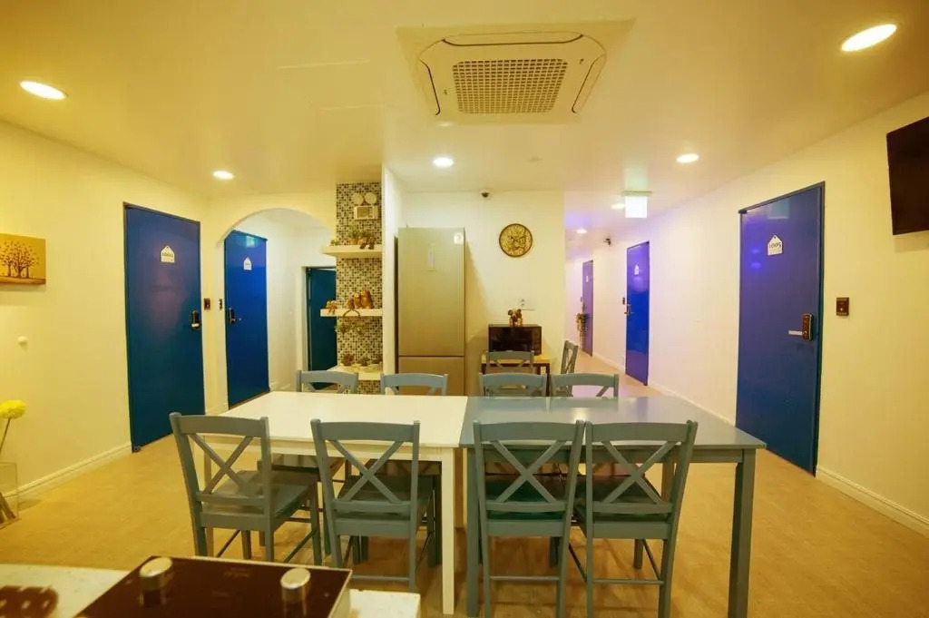 Hotel Ivory