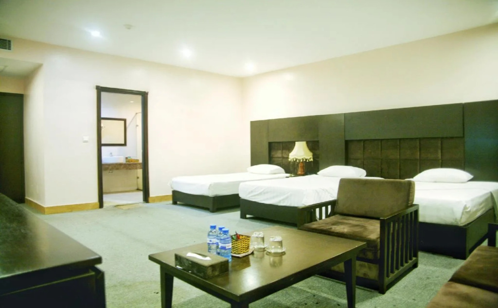 MAY PLAZA HOTEL