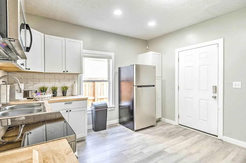 Pet-friendly Indianapolis Townhome w/ Yard!