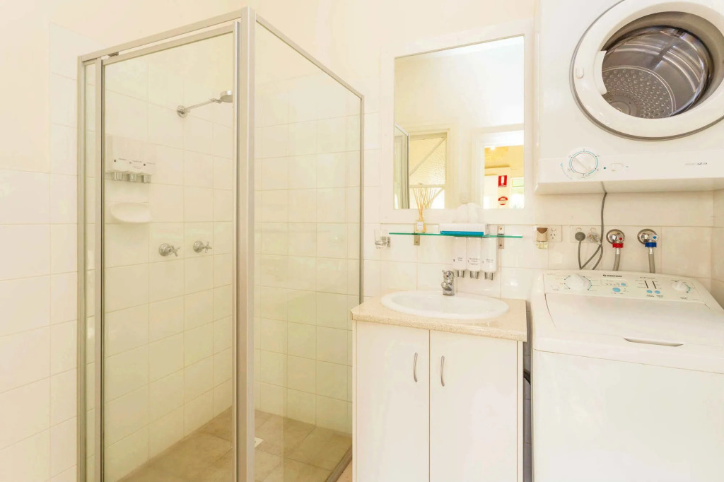Globe Apartments