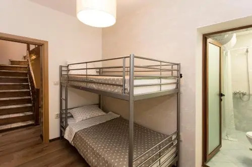 Garibaldi Guest House